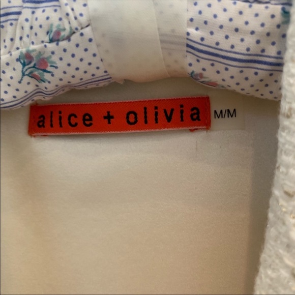 ❤️Alice + Olivia cream blazer top - Picture 4 of 6